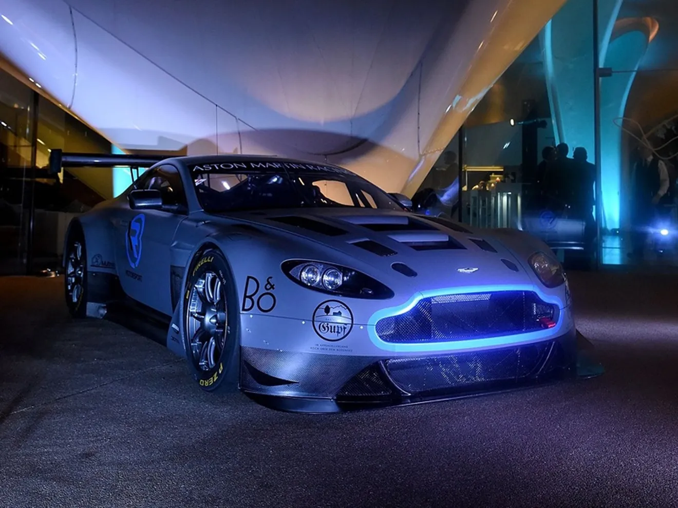 Aston Martin aporta pilotos de fábrica a R-Motorsport