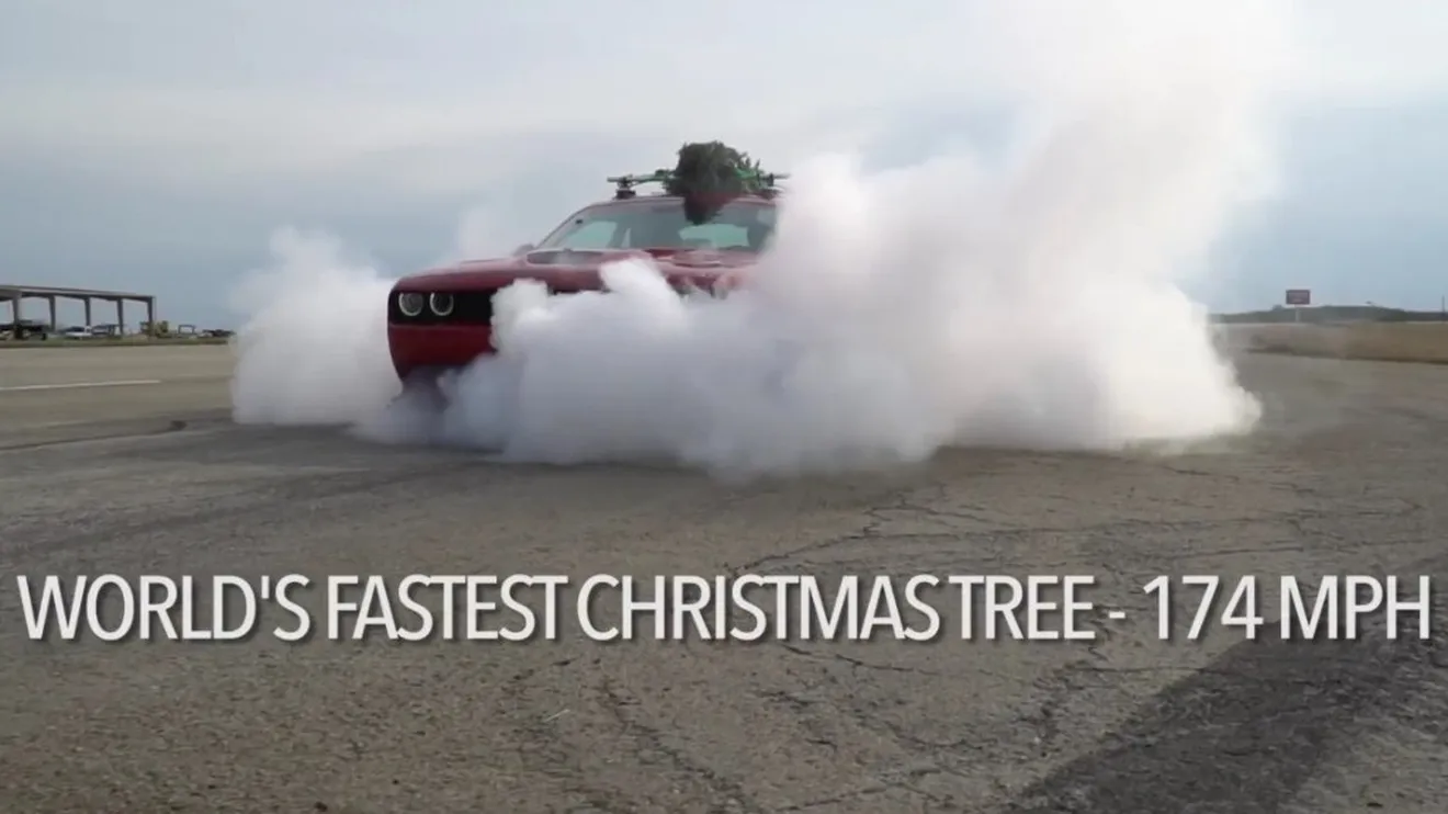Hennessey presenta el árbol de navidad más rápido del mundo