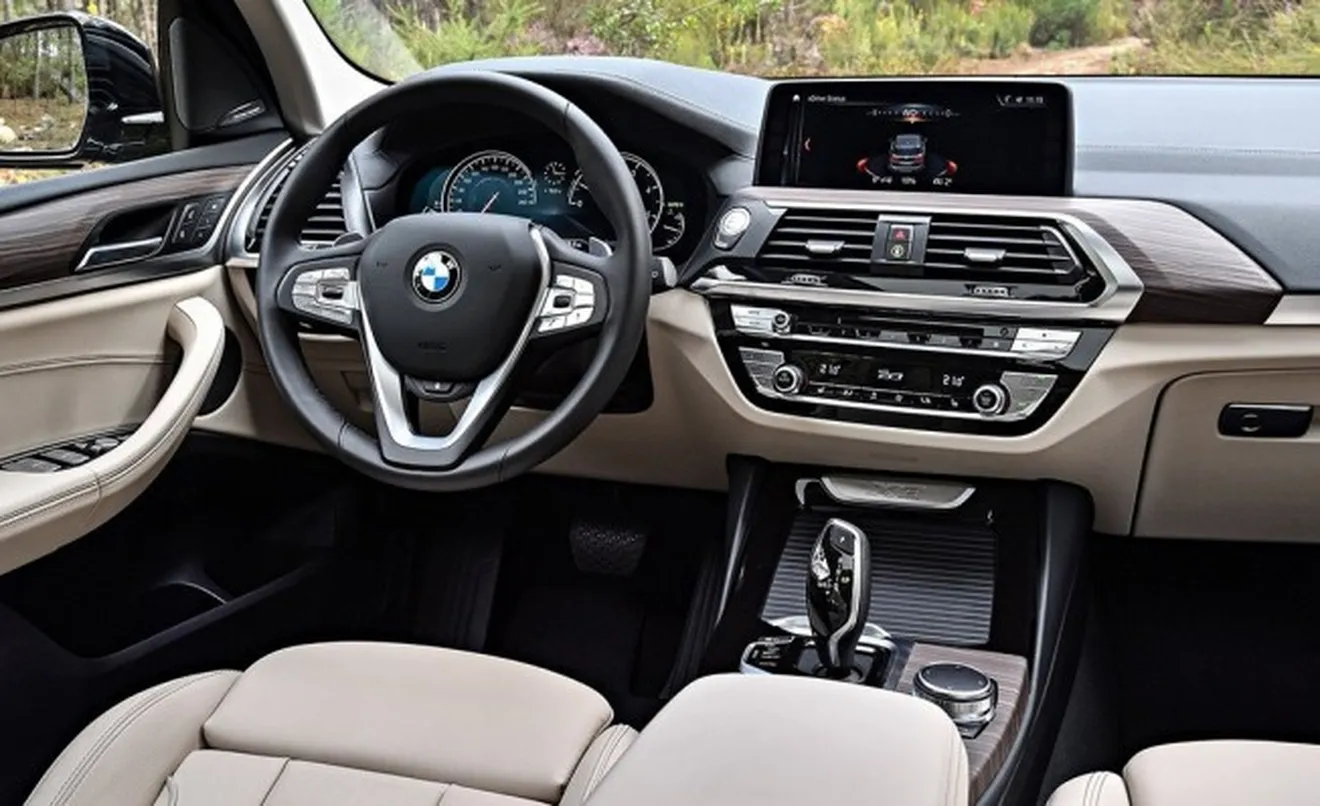 BMW X3 2018 - interior