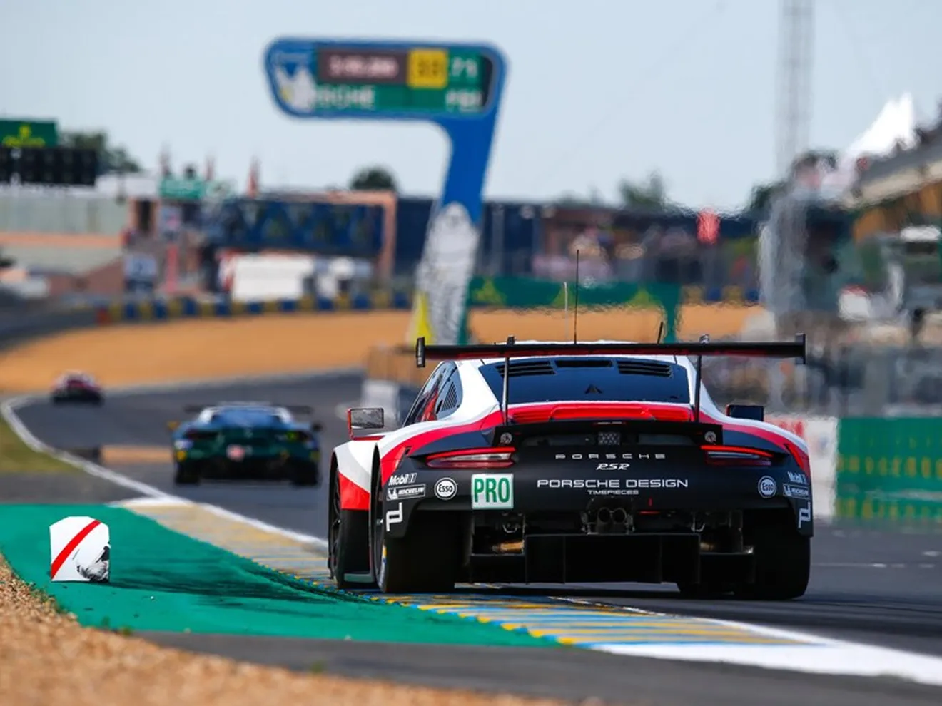Walliser: "Dejar LMP1 permite reforzar el Porsche GT Team"