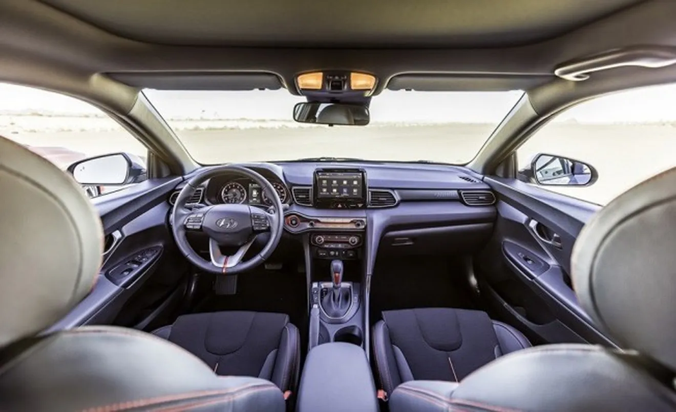 Hyundai Veloster 2018 - interior