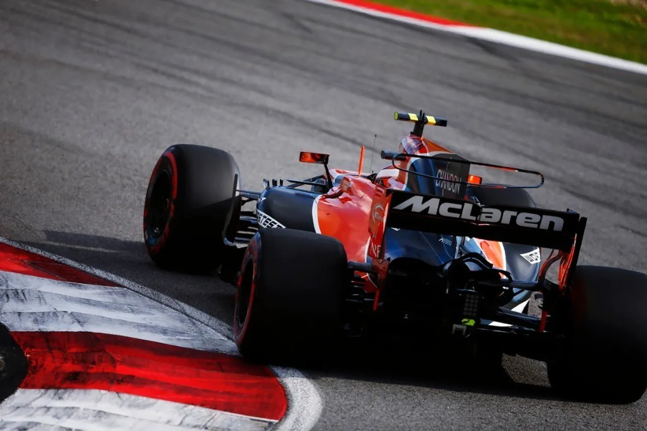 Abiteboul niega la influencia de McLaren en el motor Renault "antes de 2020"