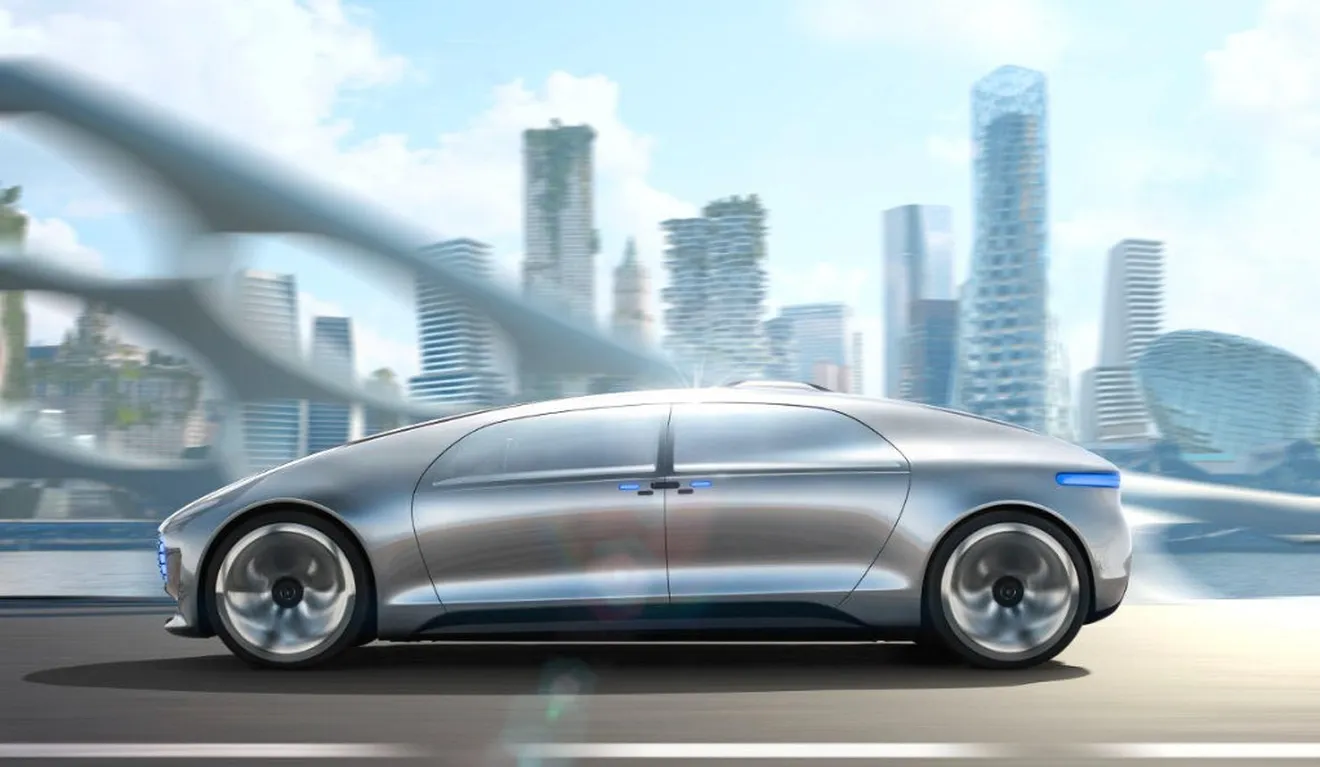Mercedes y Bosch lanzarán una flota de taxis autónomos en 2018