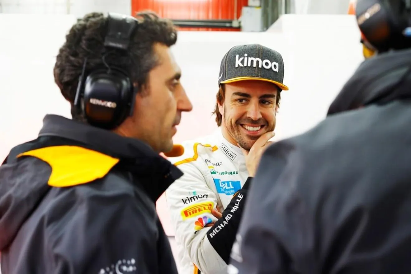 Alonso se ve al nivel de Mercedes y Ferrari "en un par de carreras"