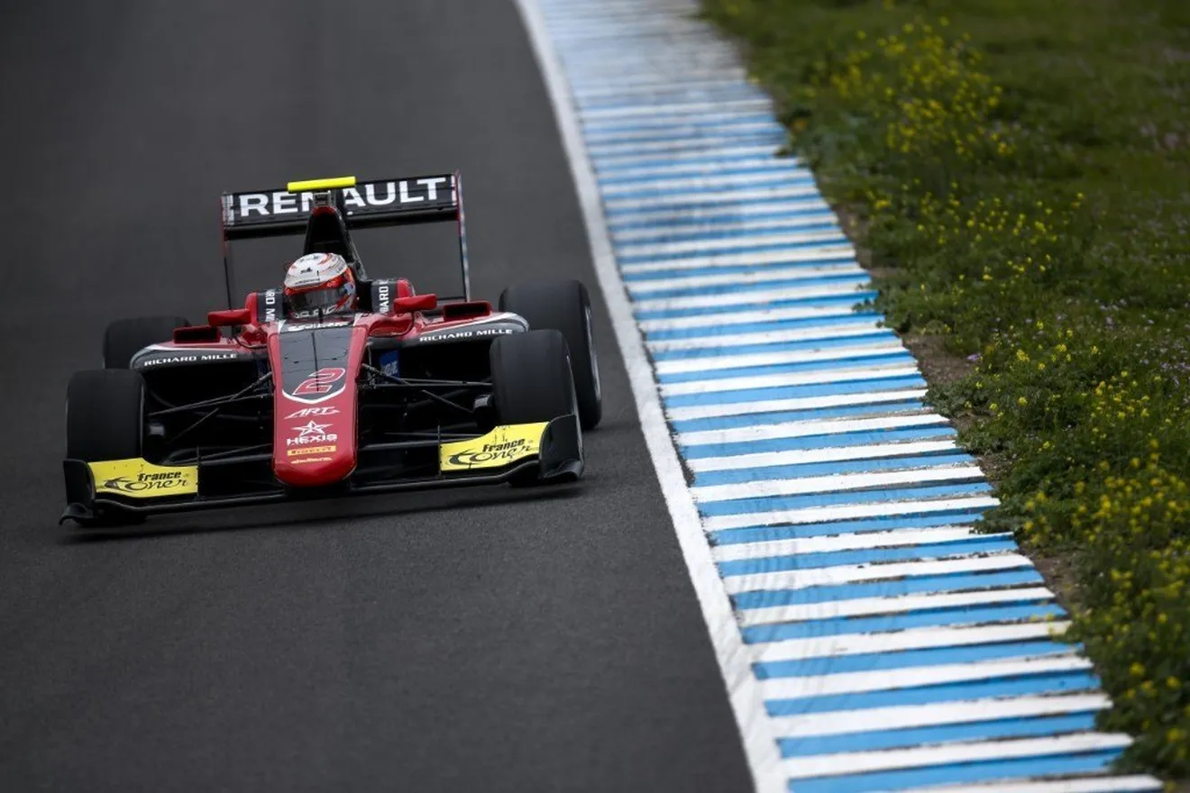Anthoine Hubert se mantiene al frente en el primer test de Jerez