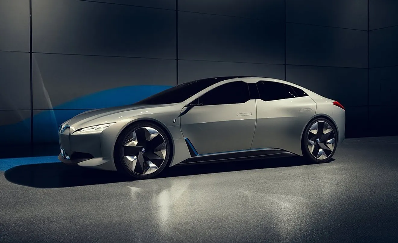El BMW i4 contará con una autonomía de hasta 700 kilómetros