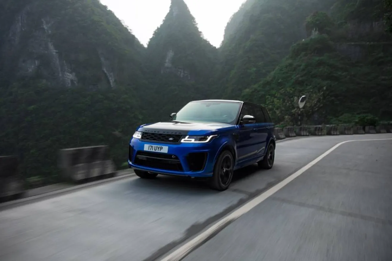 El nuevo Range Rover Sport SVR bate un nuevo récord en la revirada carretera china de Tianmen 