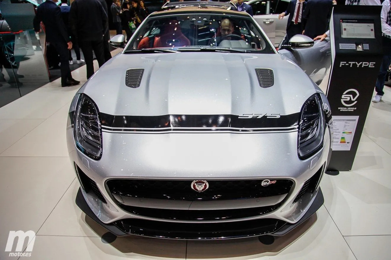 El Jaguar F-TYPE SVR más agresivo con el Pack Graphic, debuta en el Salón del Automóvil de Ginebra