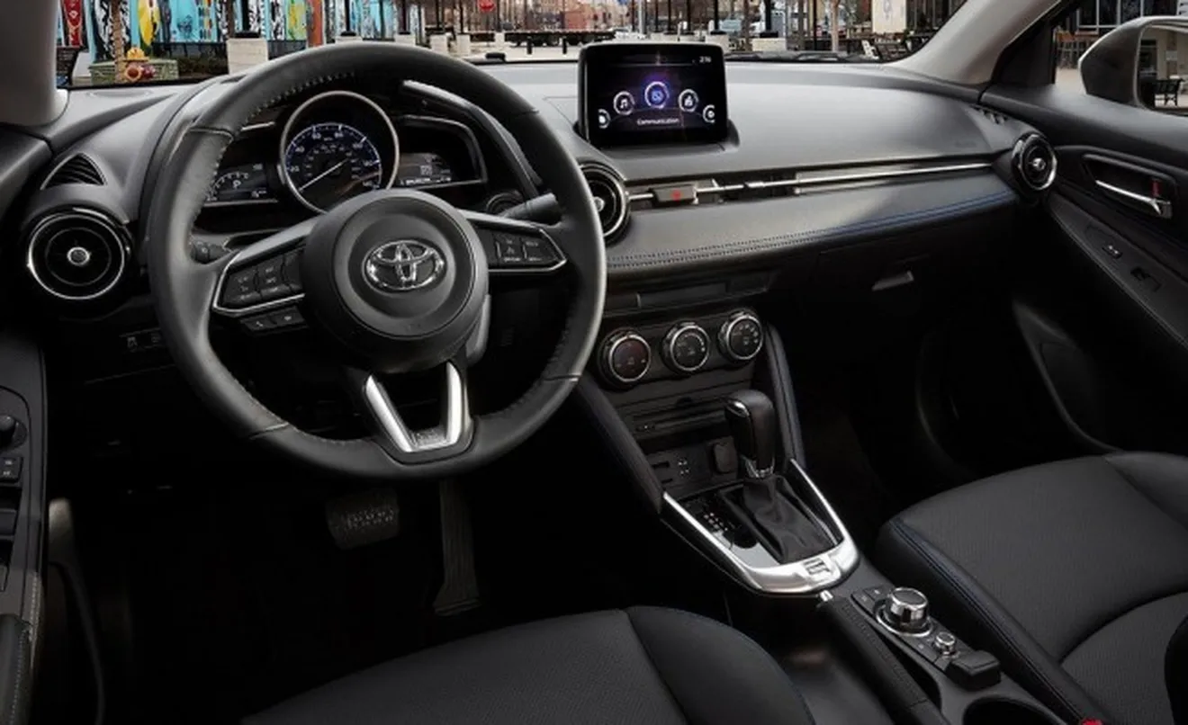 Toyota Yaris Sedán 2019 - interior