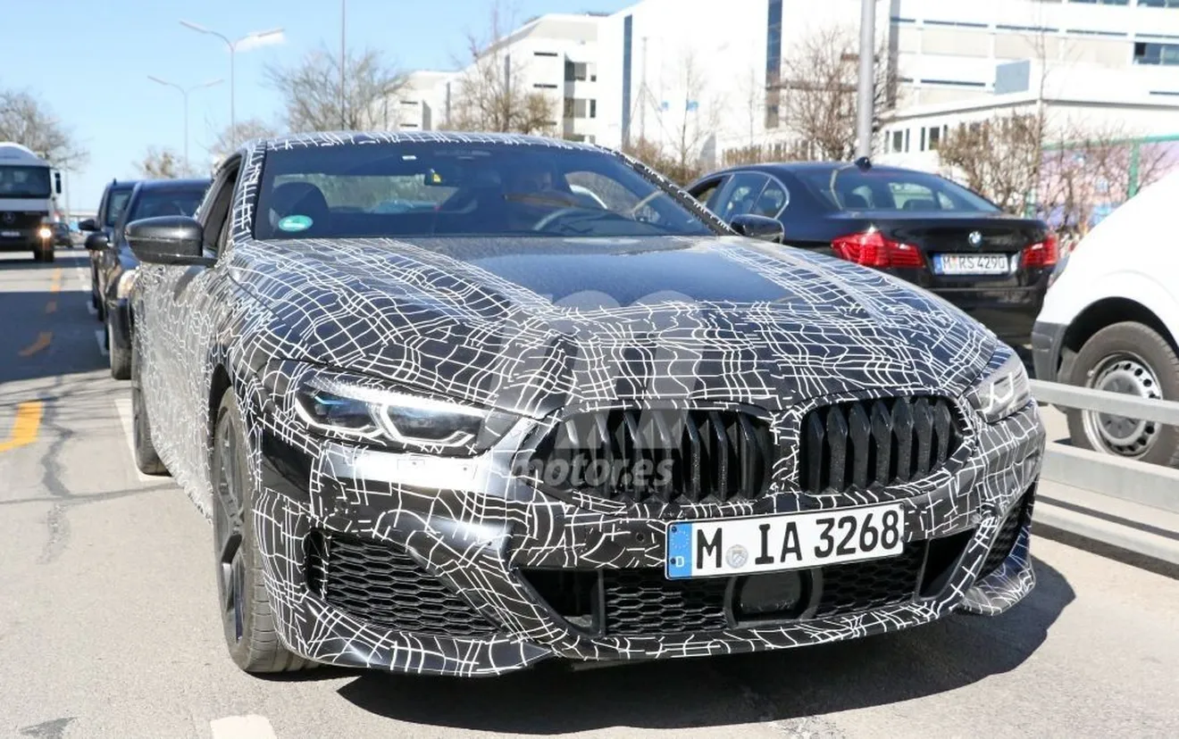 El nuevo BMW Serie 8 Coupé M Sport deja ver más detalles de su exterior y su interior