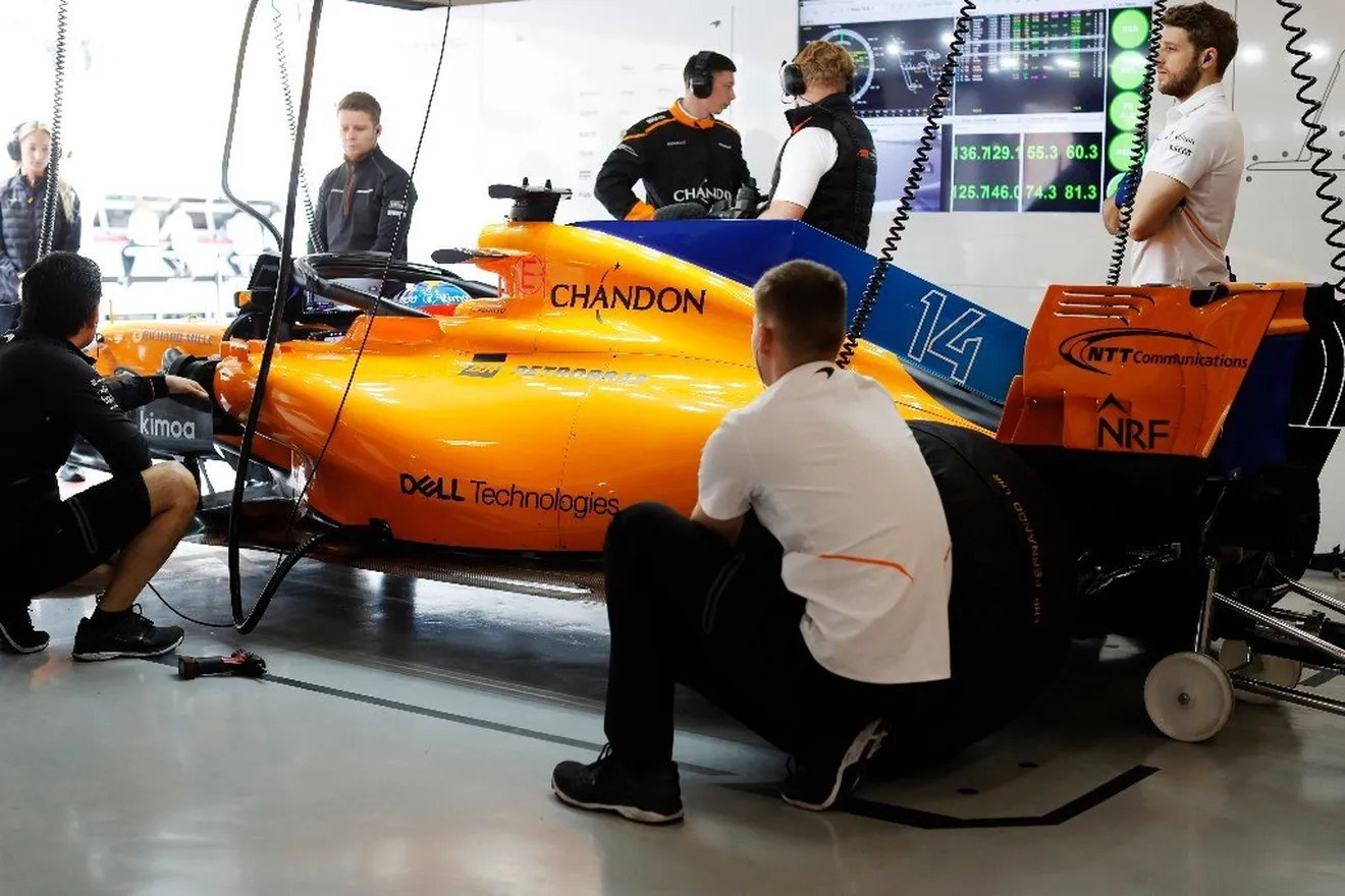 Boullier: "El McLaren de 2018 llegará en España, el actual es una evolución de 2017"