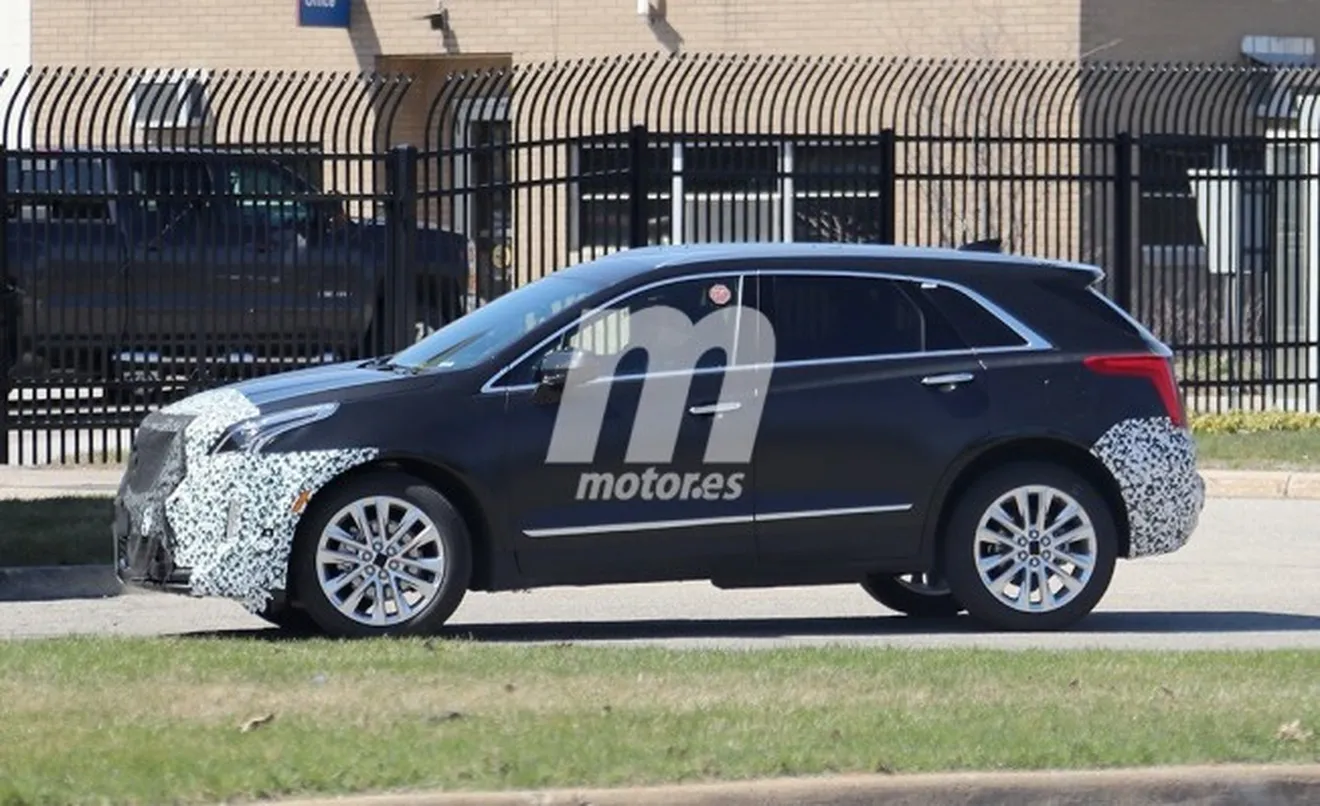 Cadillac XT5 2019 - foto espía lateral