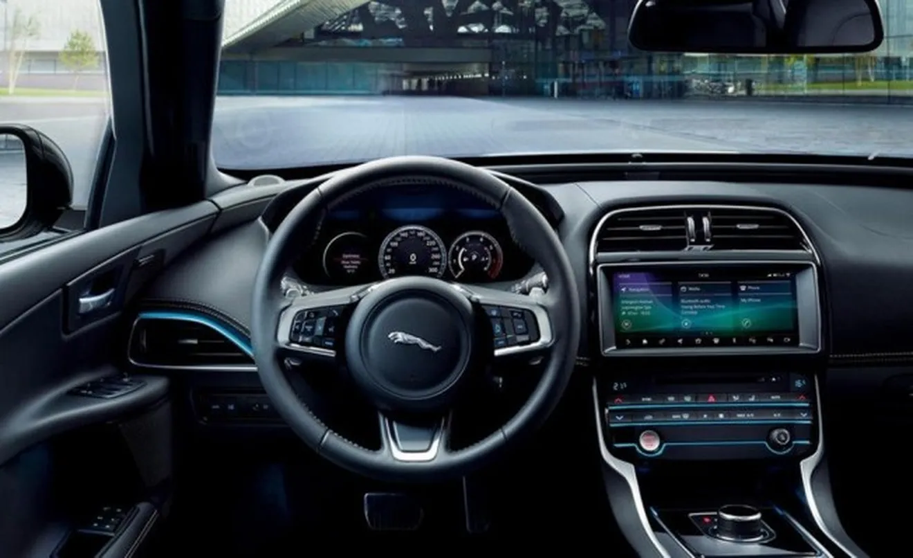 Jaguar XE Landmark Edition - interior