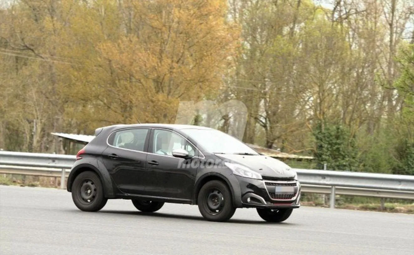Peugeot 2008 2020 - foto espía