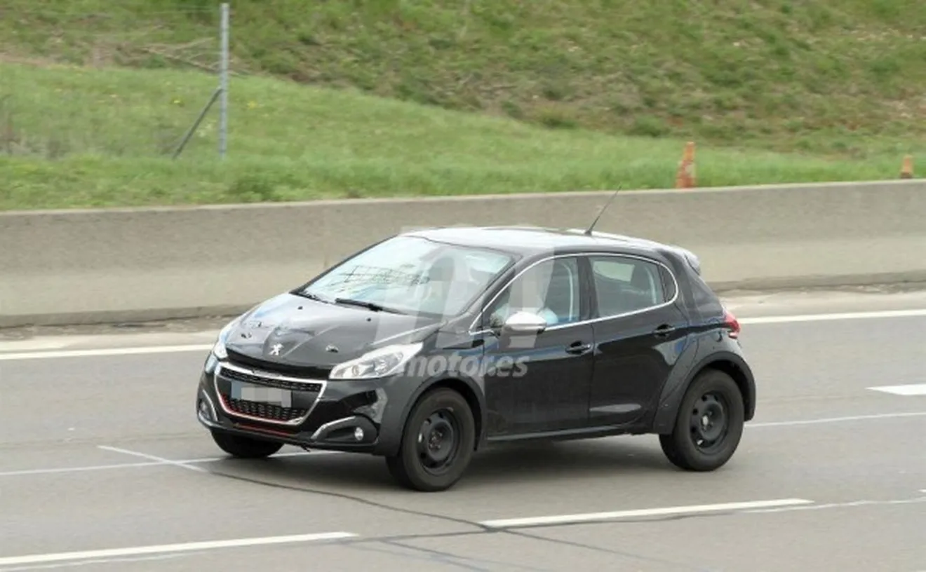 Peugeot 2008 2020 - foto espía