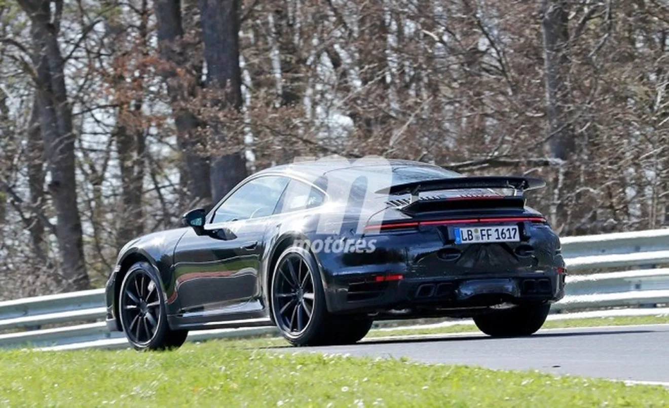Porsche 911 Turbo 2019 - foto espía posterior