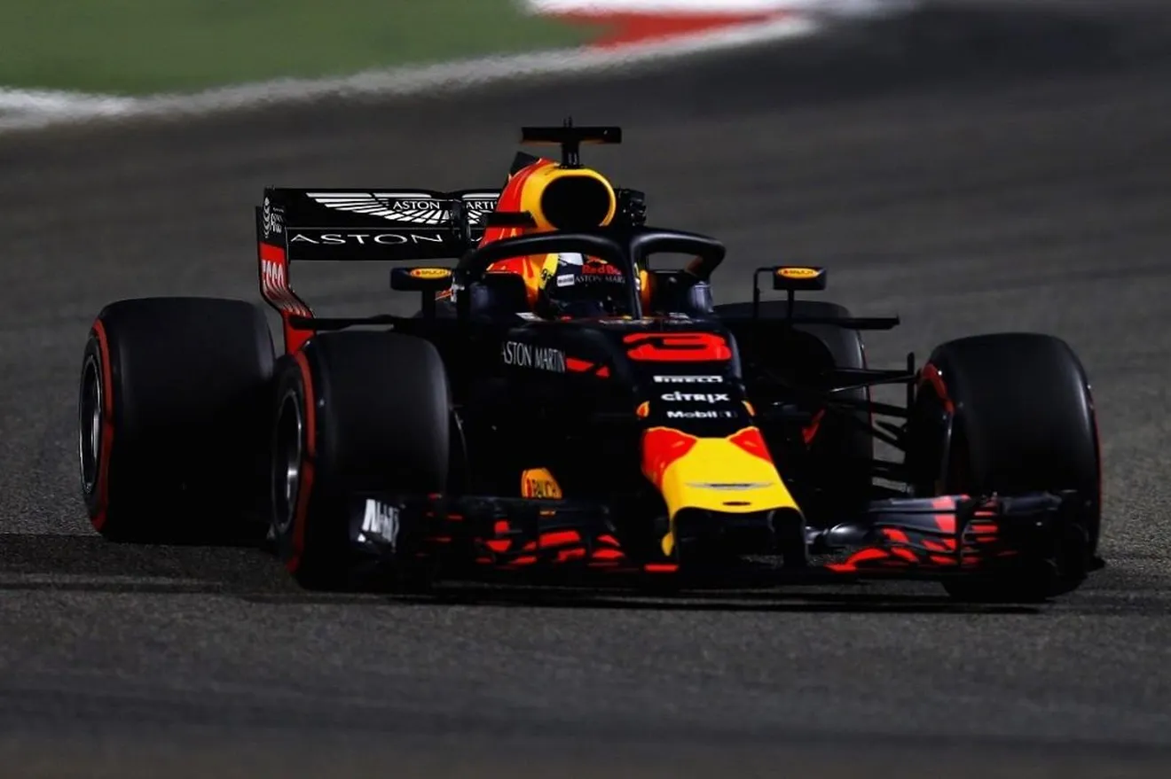 Ricciardo: "Bottas debería de haberse jugado el triunfo en la curva uno de Sakhir"