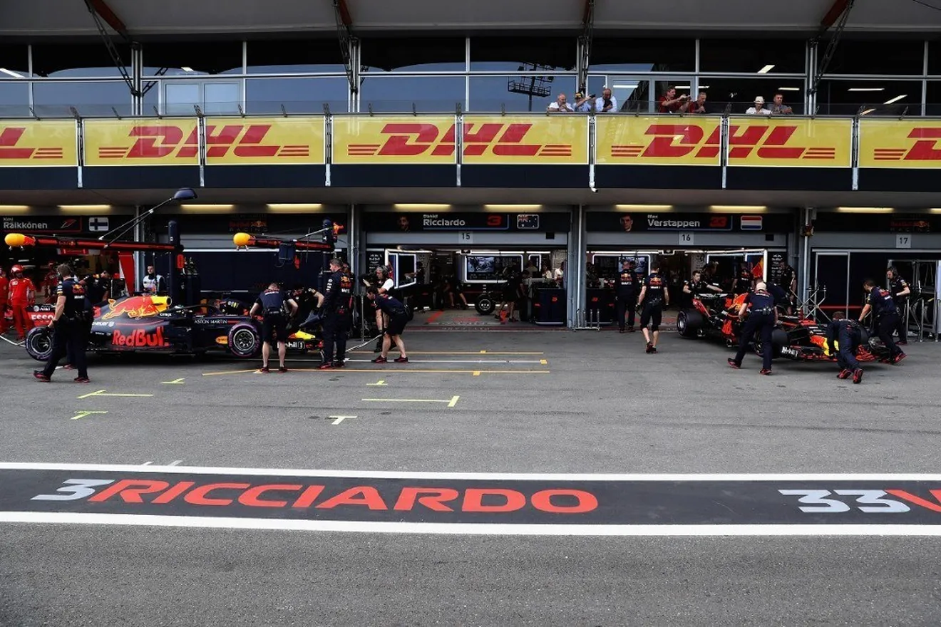 Ricciardo y Verstappen optan por no culparse: "Pedimos perdón al equipo"