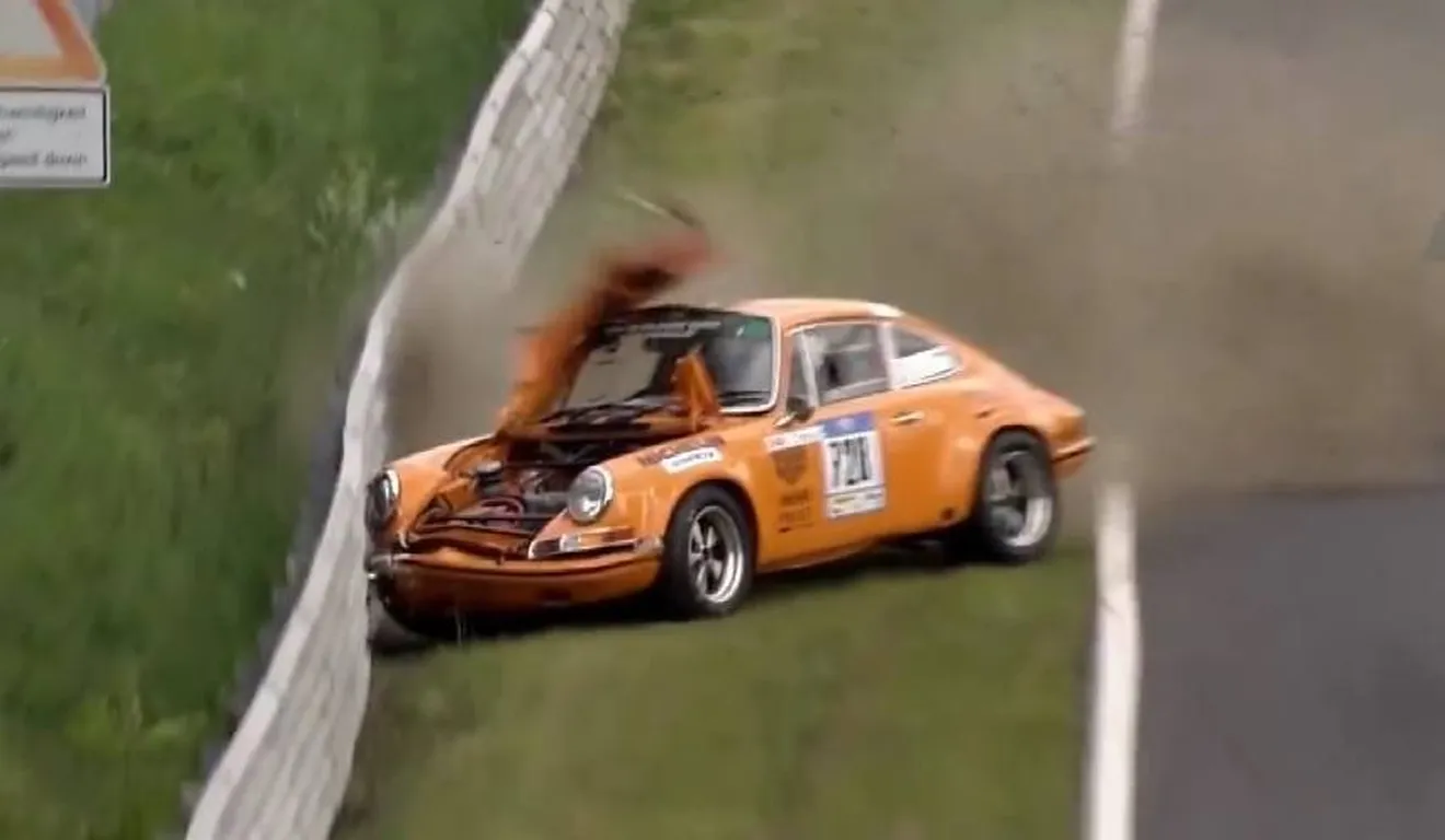 Un Ford GT40 y varios Porsche 911 entre los clásicos caídos en la Nürburgring Classic
