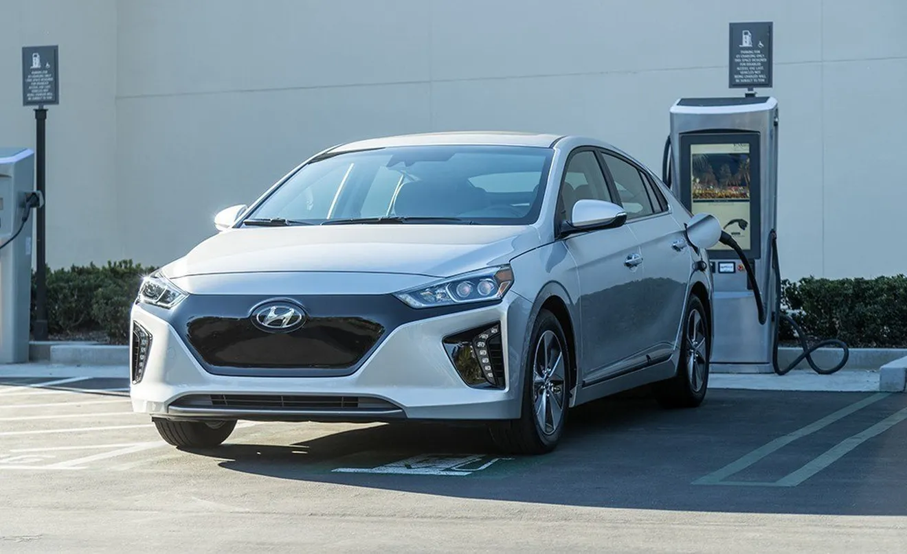 Hyundai presenta la gama 2019 del IONIQ