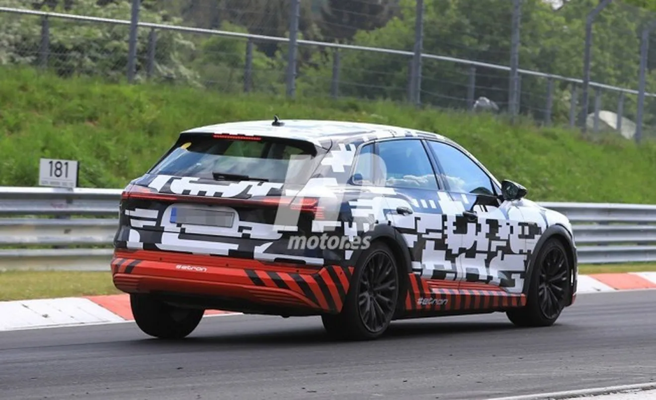 Audi e-tron quattro - foto espía posterior
