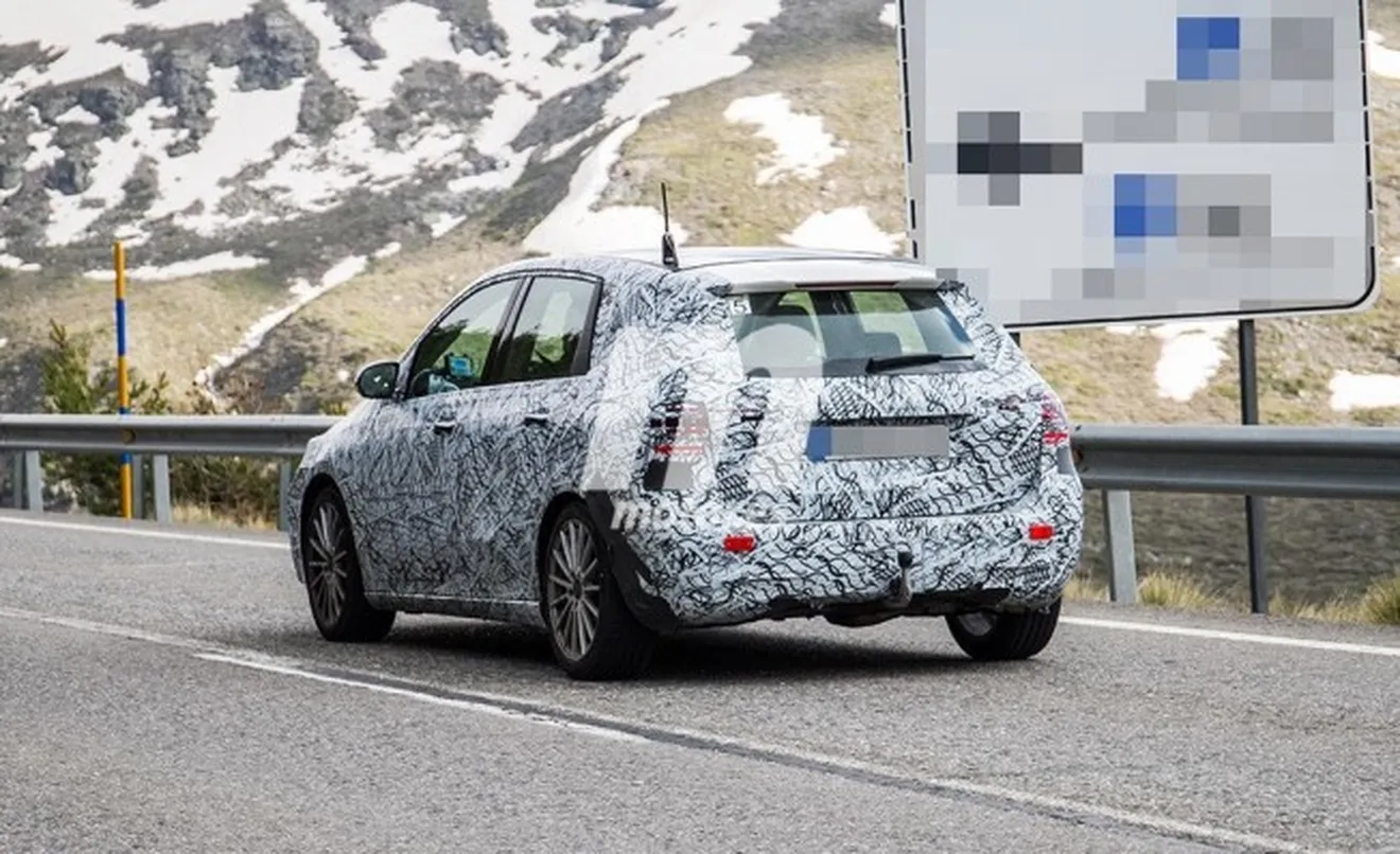 Mercedes Clase B 2019 - foto espía posterior