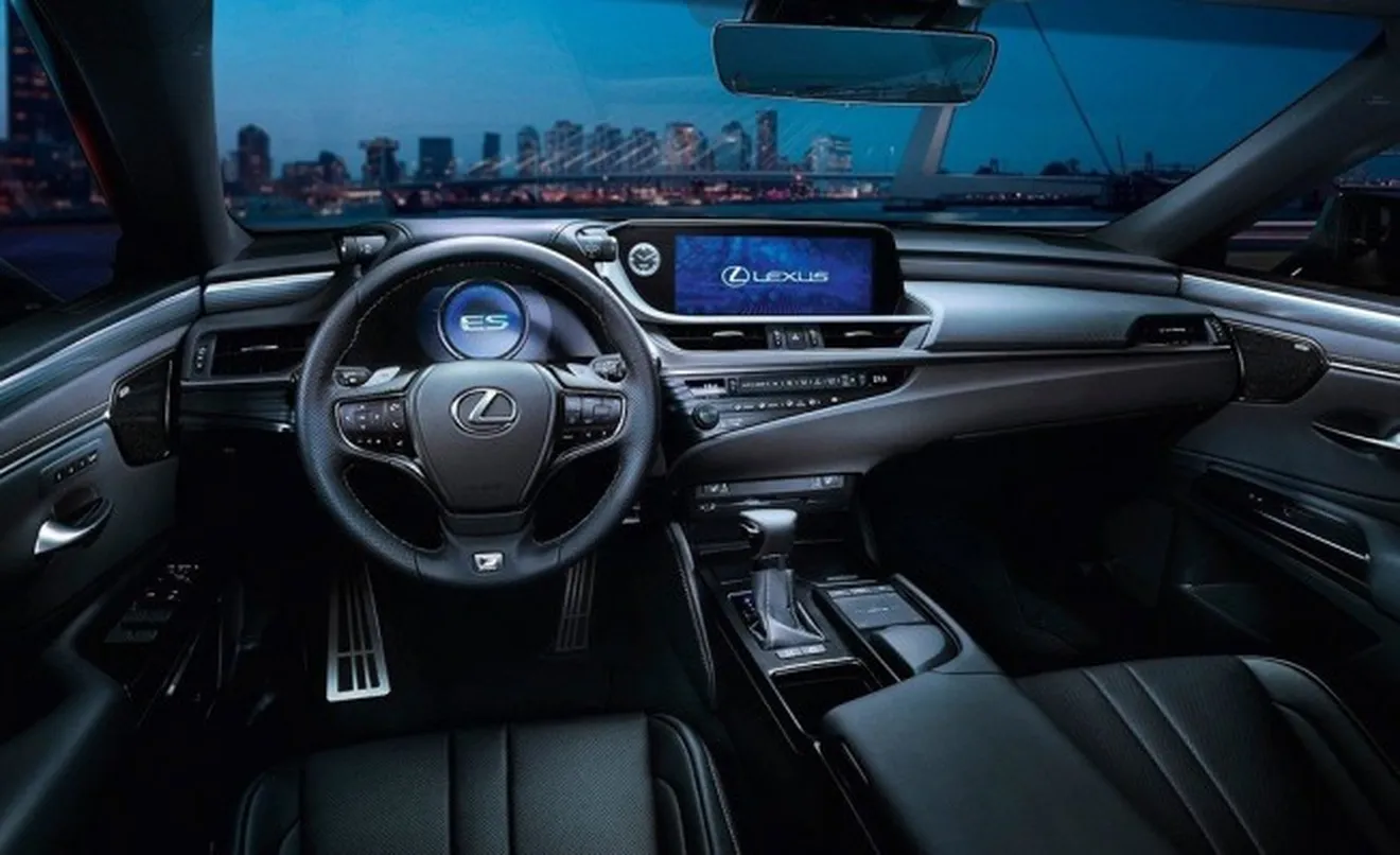 Lexus ES 2018 - interior