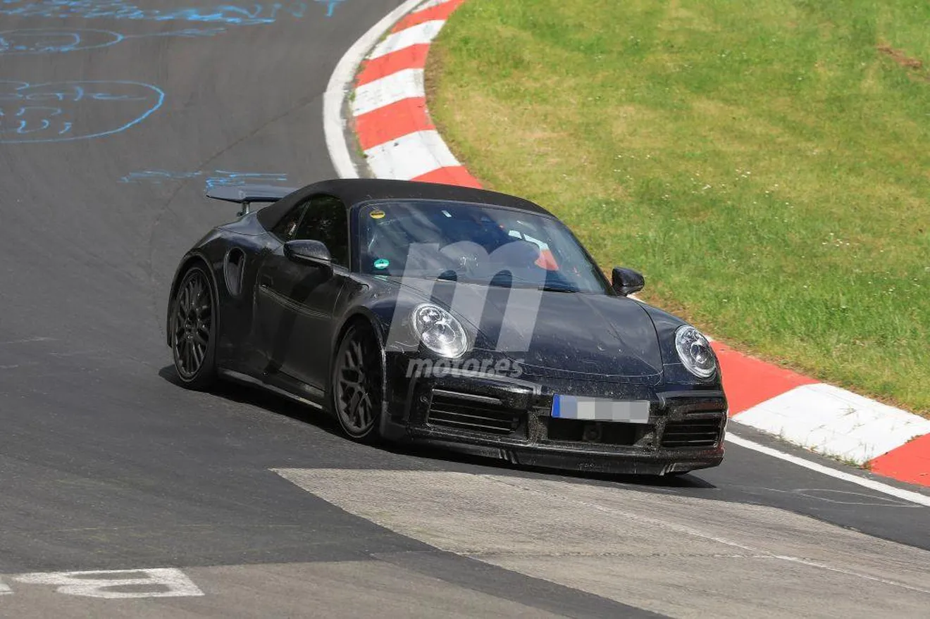 El nuevo Porsche 911 Turbo Cabrio muestra su nuevo alerón en Nürburgring