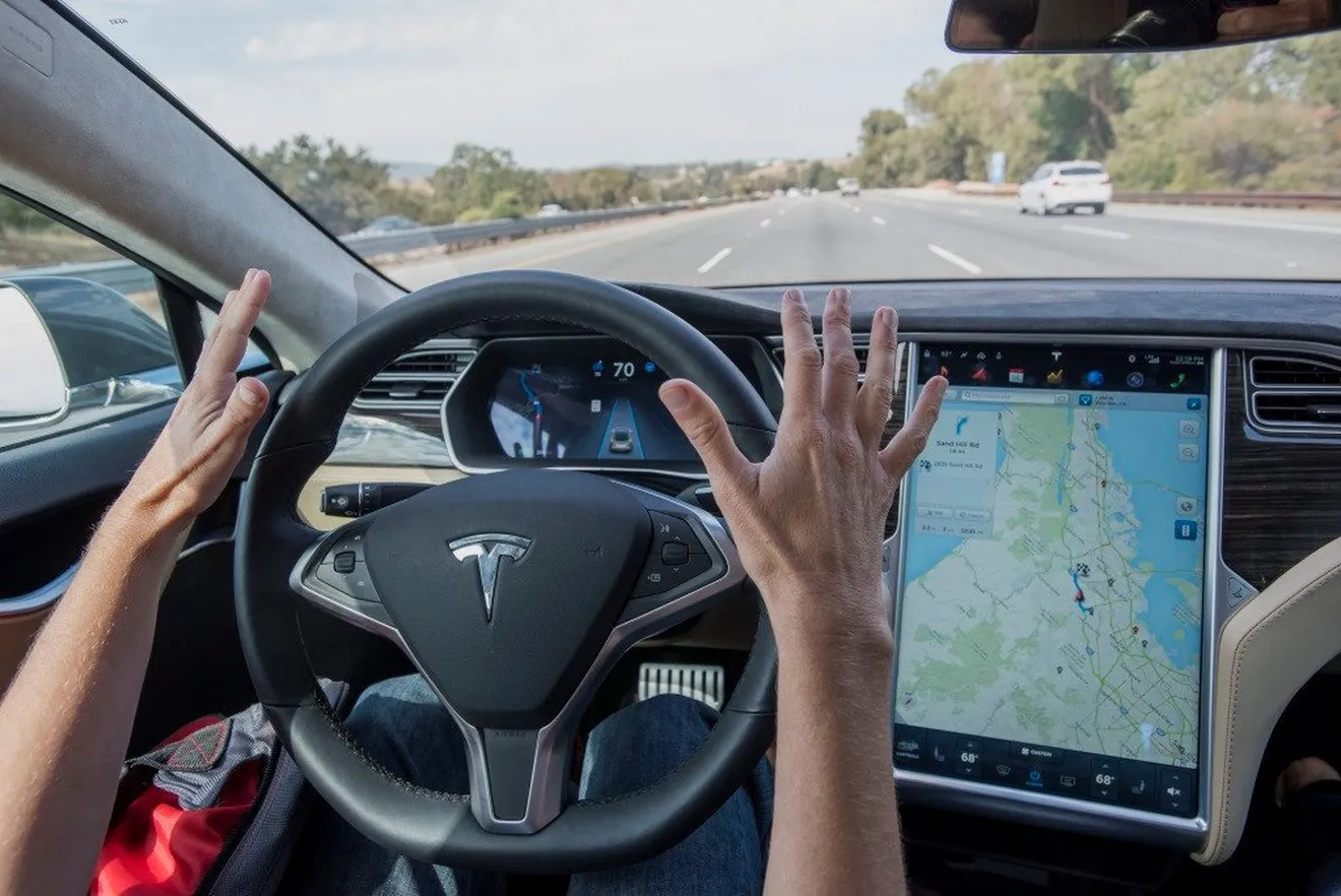 Grupos de consumo piden una investigación del confuso marketing del AutoPilot de Tesla