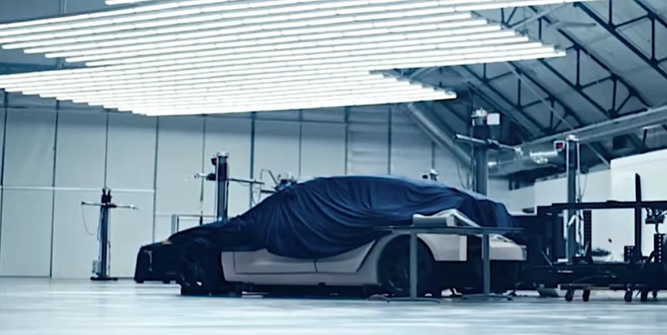 Tesla adelanta un misterioso nuevo modelo en su último vídeo