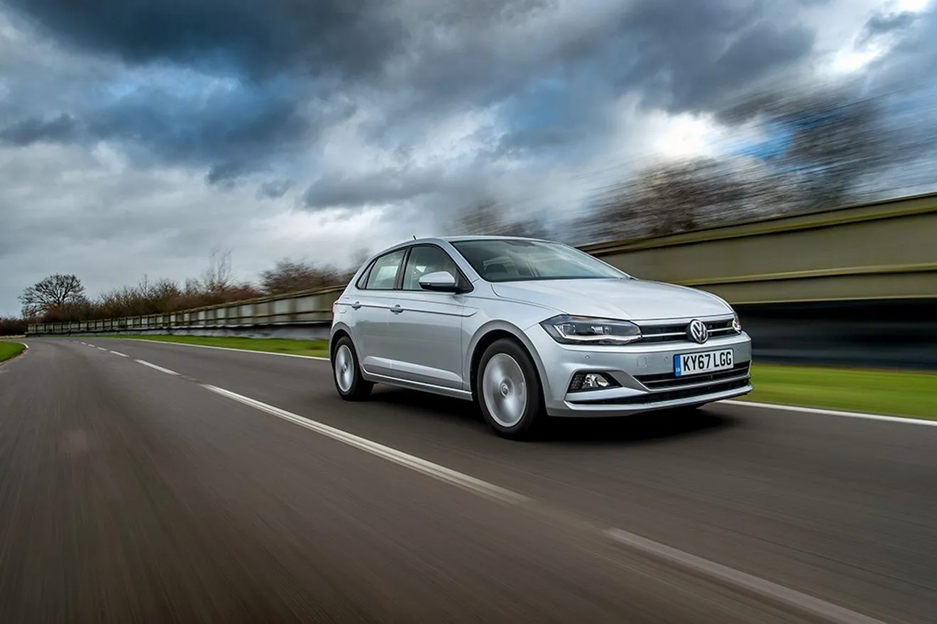 Reino Unido - Abril 2018: El Volkswagen Polo entra en el Top 5