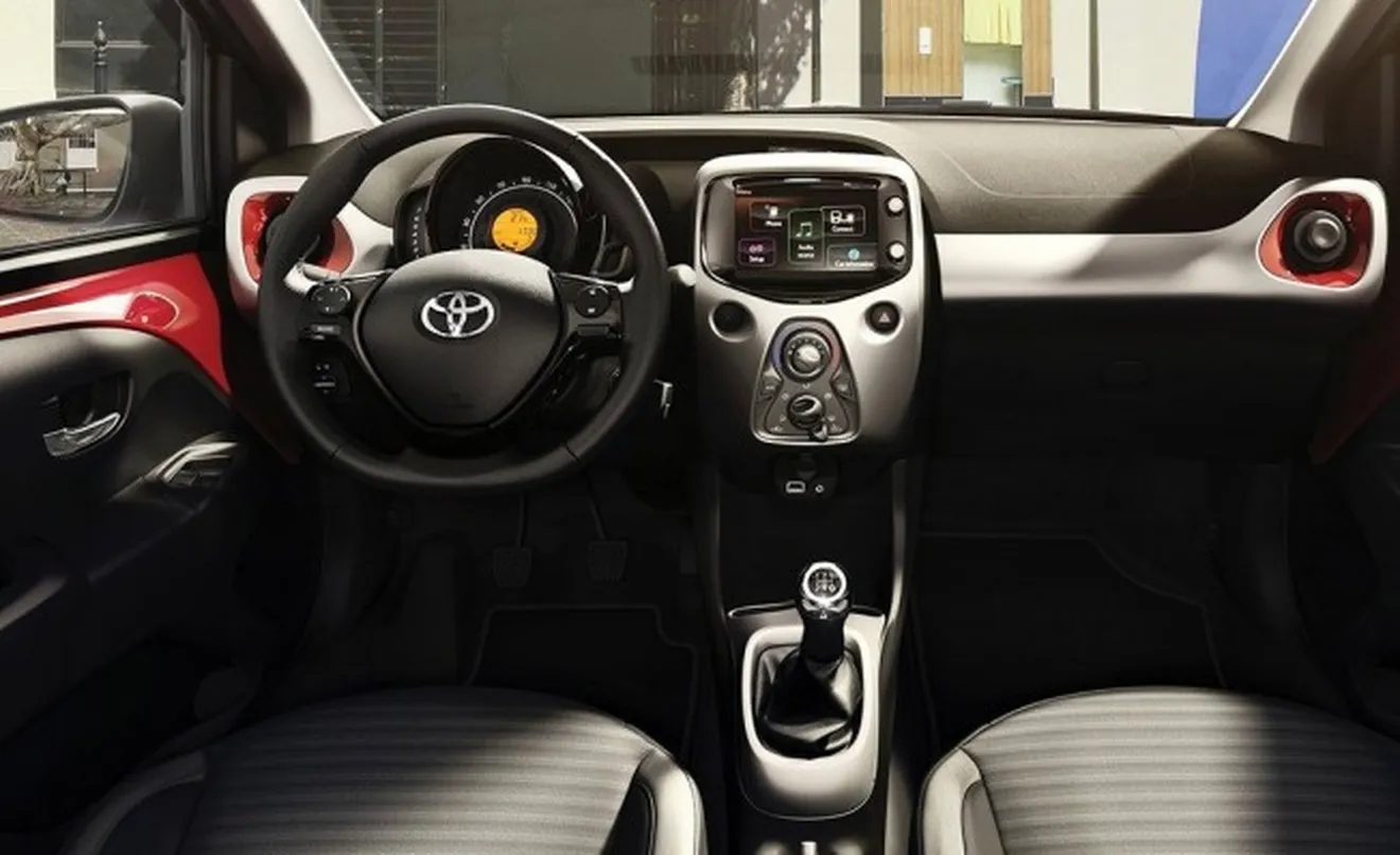 Toyota Aygo 2018 - interior