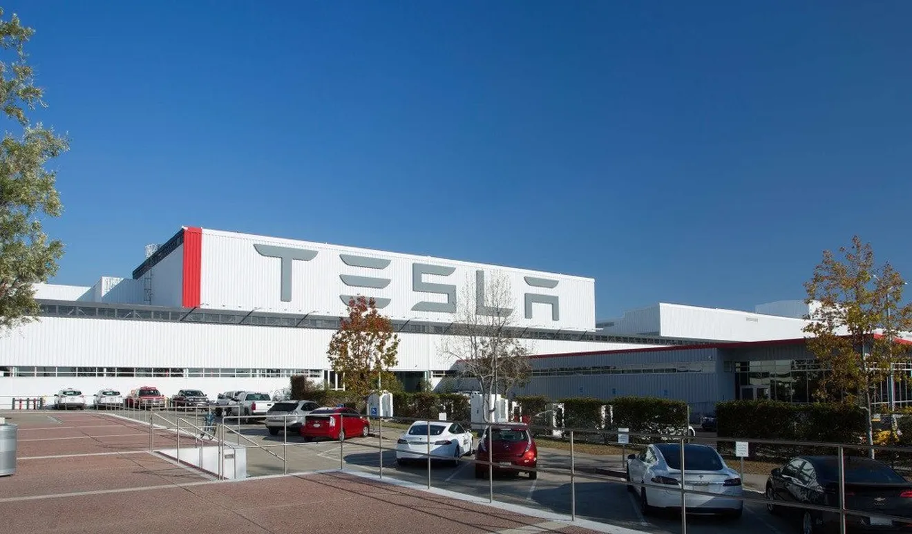 Tesla despedirá al 9 por ciento de su plantilla, más de 3.000 personas