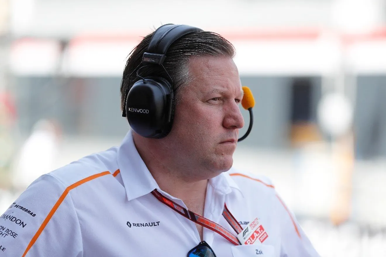 Zak Brown defiende su gestión al frente de McLaren y pide paciencia