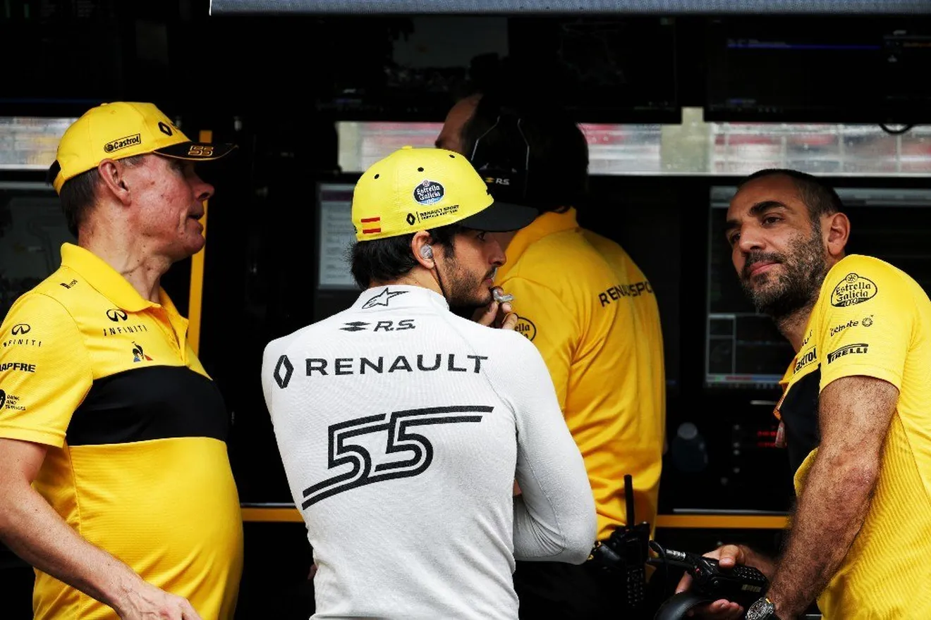 Abiteboul: "Temas de contratos aparte, Sainz merece seguir en Renault"