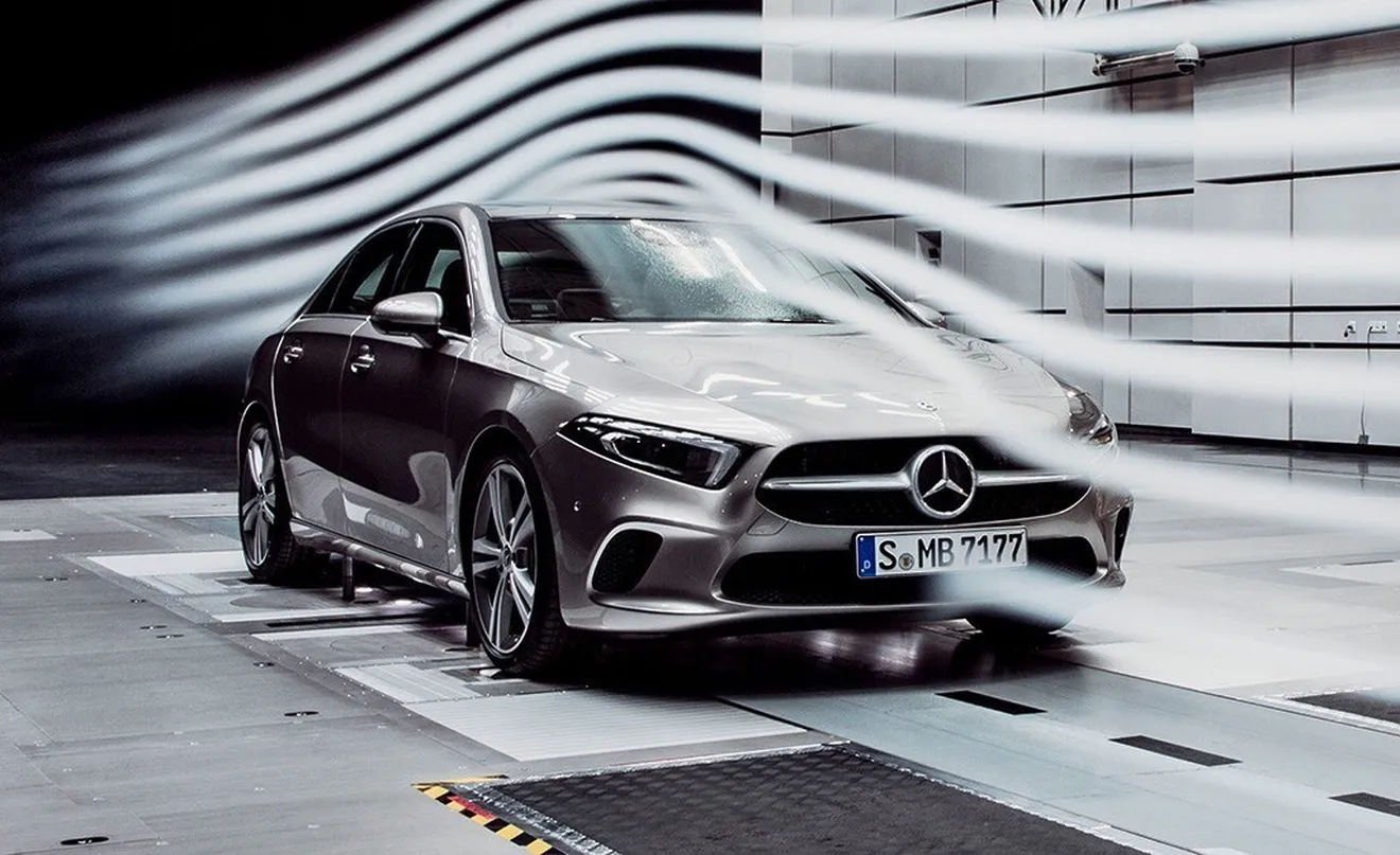 Mercedes destaca la trabajada aerodinámica del nuevo Clase A Sedán