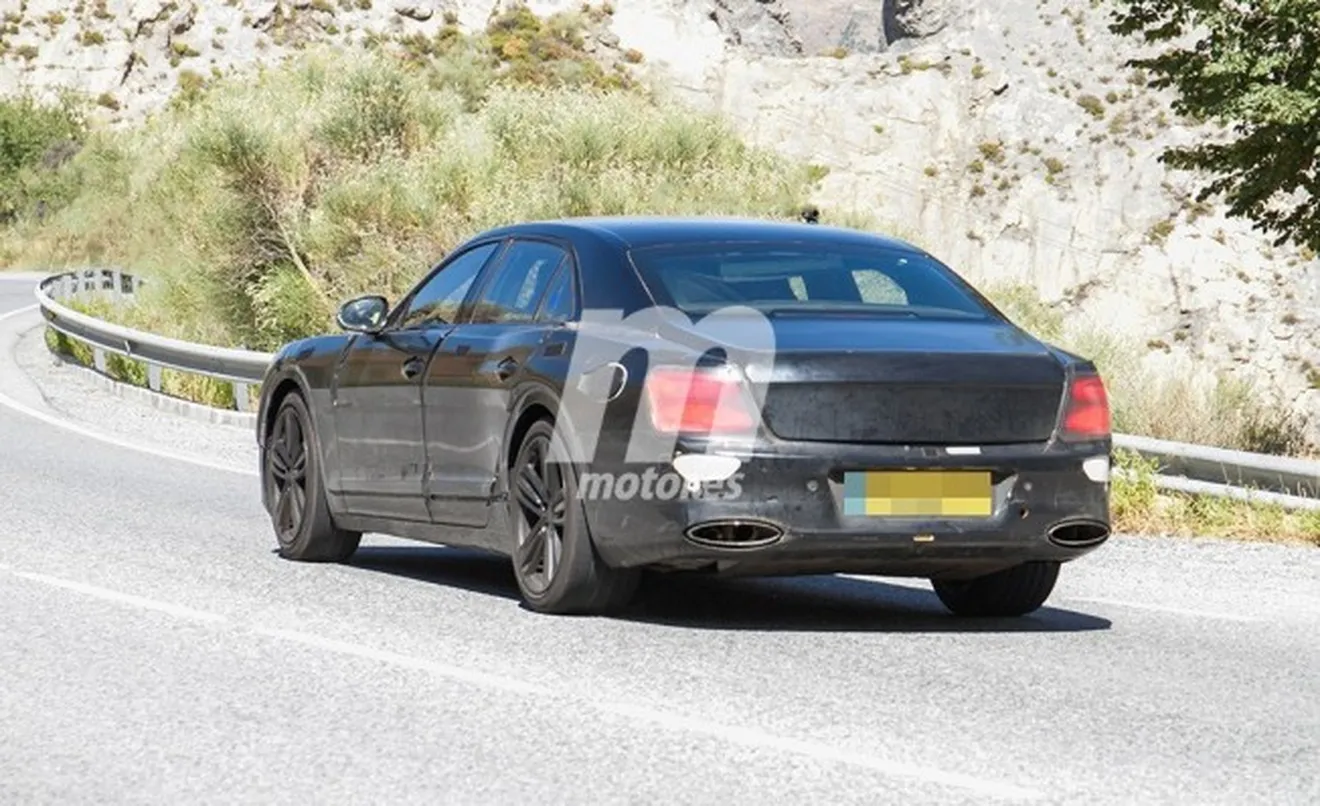 Bentley Flying Spur Hybrid - foto espía posterior