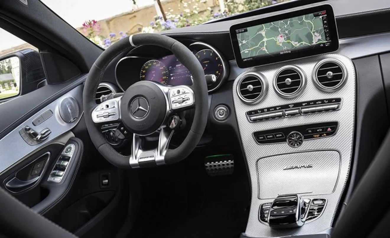 Mercedes-AMG C 63 2019 - interior
