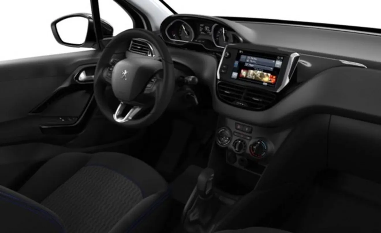 Peugeot 208 Signature Edition - interior