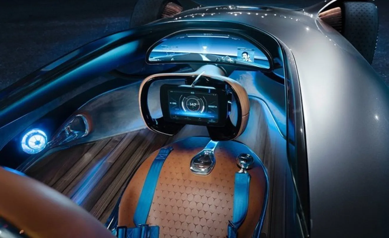 Mercedes Vision EQ Silver Arrow Concept - interior