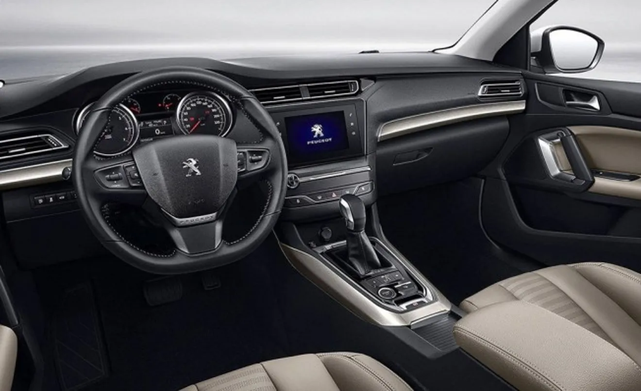 Peugeot 408 2018 - interior