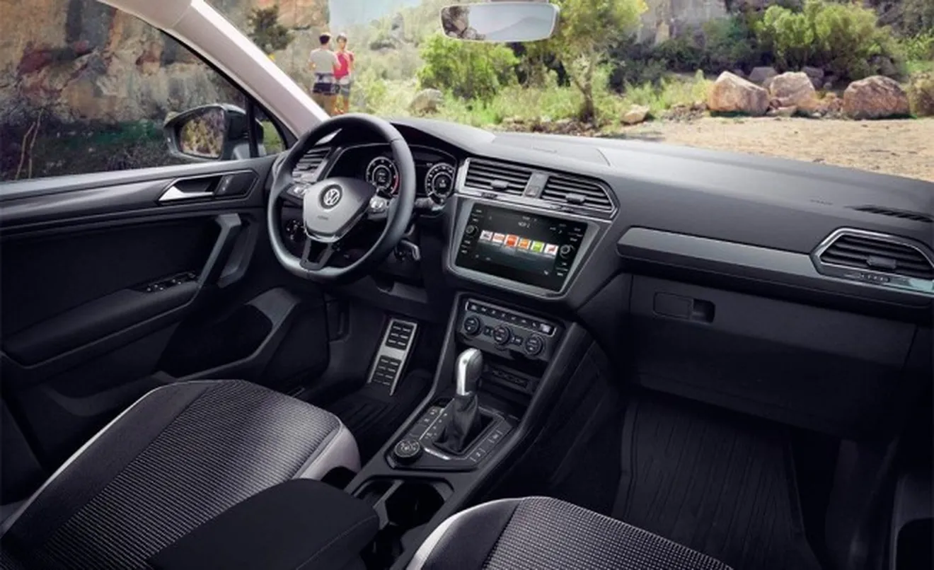 Volkswagen Tiguan Offroad - interior