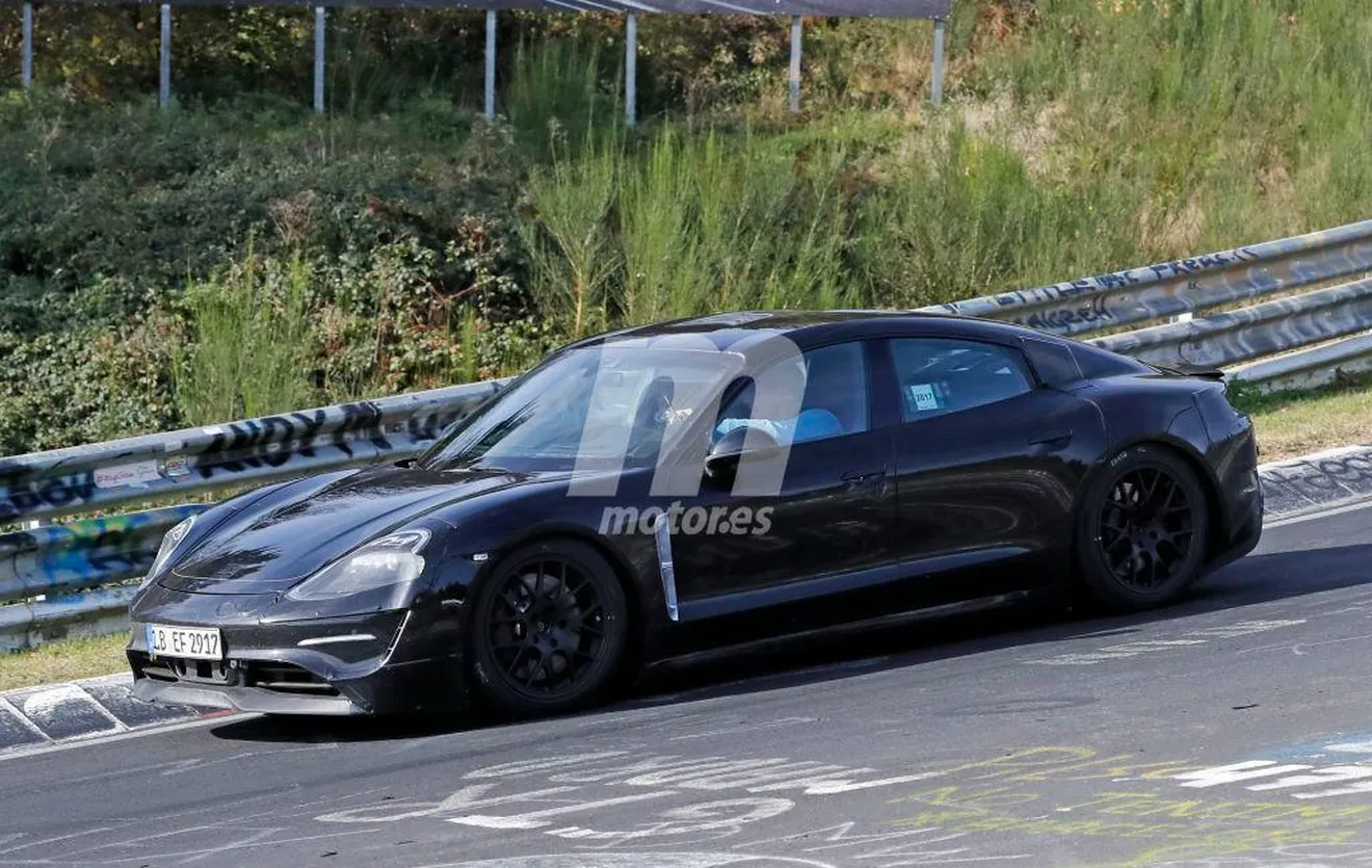 Porsche Taycan: el rival del Tesla Model S a fondo en Nürburgring