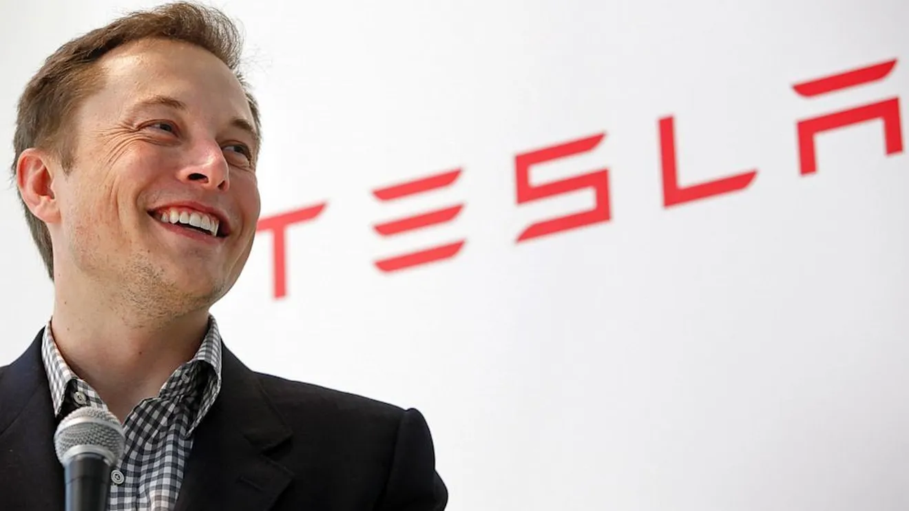 Elon Musk revela que Tesla está desarrollando un mini coche eléctrico