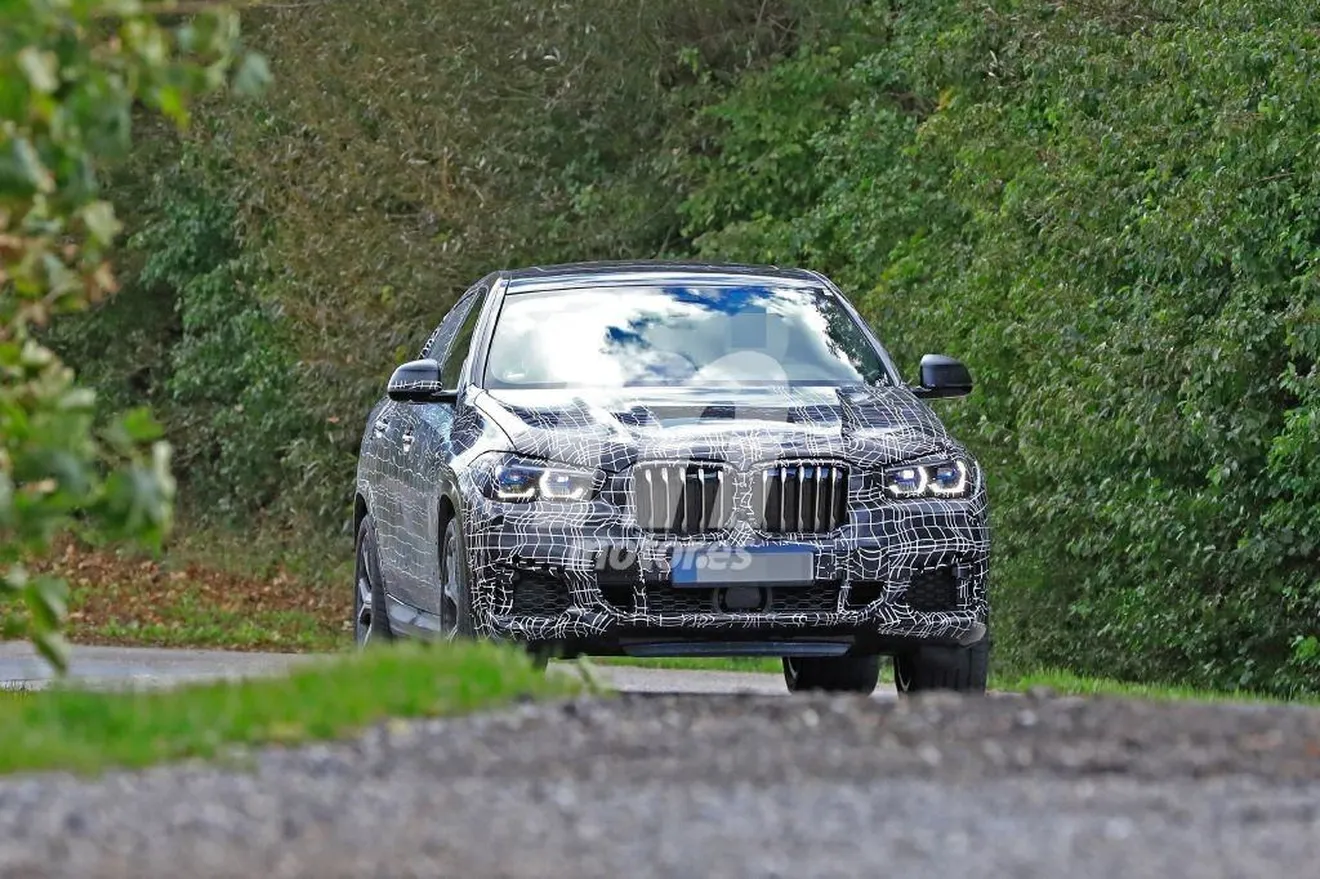 El desarrollo del nuevo BMW X6 avanza dejando ver sus nuevas luces traseras