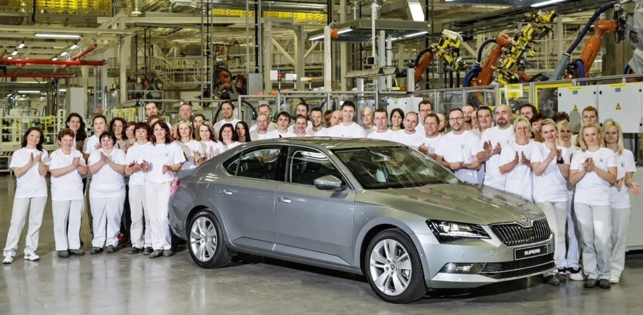 El Grupo Volkswagen valora trasladar la producción del Skoda Superb a Alemania