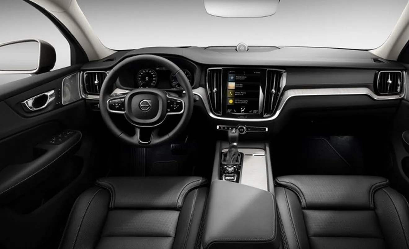 Volvo V60 Cross Country 2019 - interior