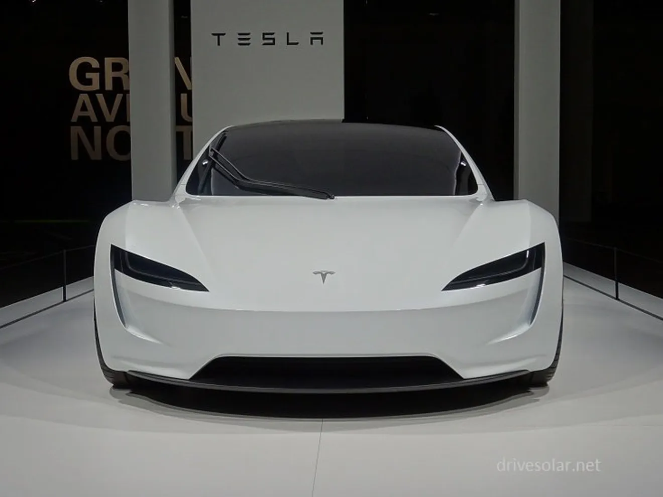 Tesla tan solo presentó un prototipo estático del Roadster en Grand Basel