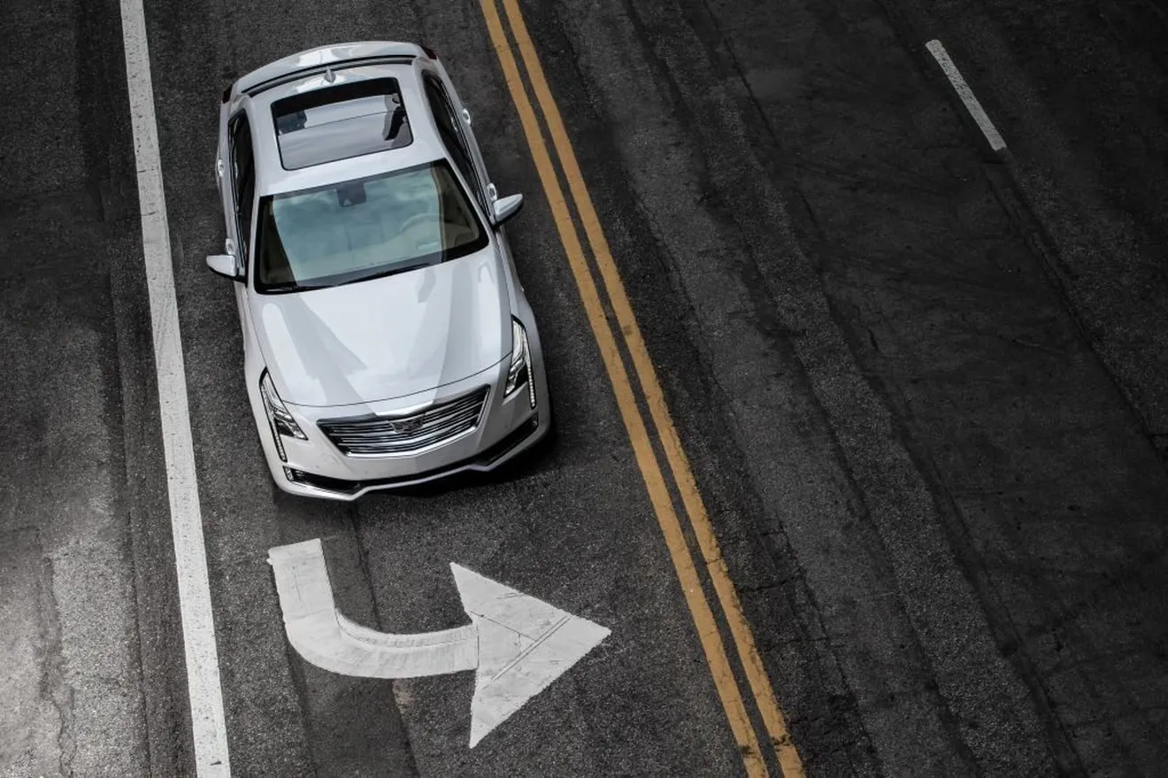 Consumer Reports: el Super Cruise de Cadillac supera al AutoPilot de Tesla