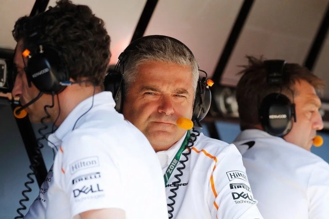 De Ferran: "Mi espíritu competitivo hace que la situación de McLaren me enfade"